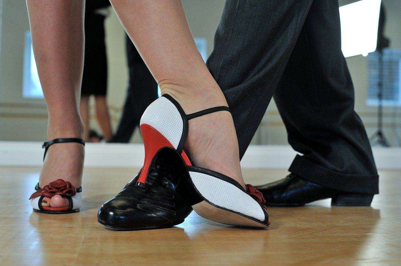 argentine tango, feet, dancers