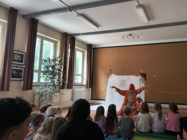 Buergerhaus-Bornim-VergissMeinFuchs-2026-4 Blick in den Saal des Bürgerhauses Bornim während der Vorstellung VergissMeinFuchs